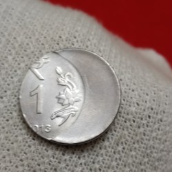 One Rs Extremely Rare Half Shifted Error Coin 2013 Year Calcutta Mint RBI Mistake Coin