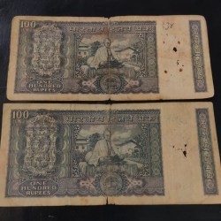 Alternative view of Mahatma Ghandhi Issue 100 Ruppes Two Different Signature