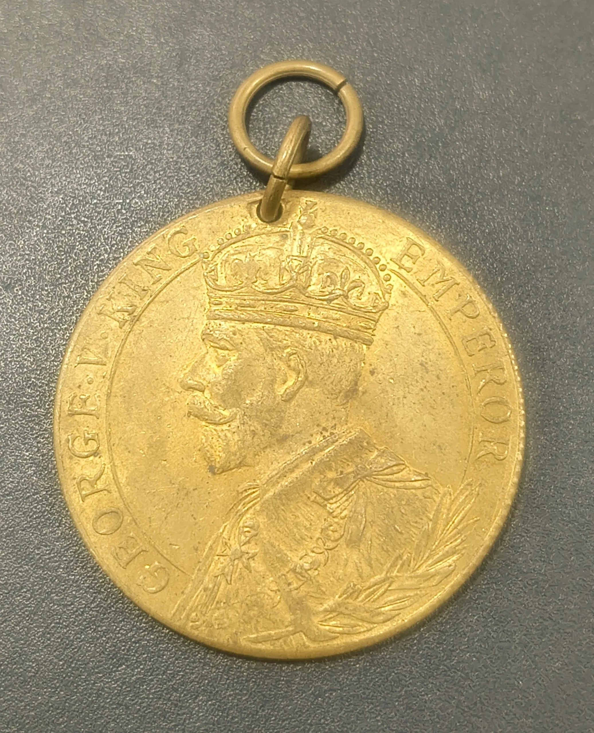1914 - 1915 GEORGE V KING BRITISH , FOR FREEDOM & HONOR RARE BRASS MEDAL