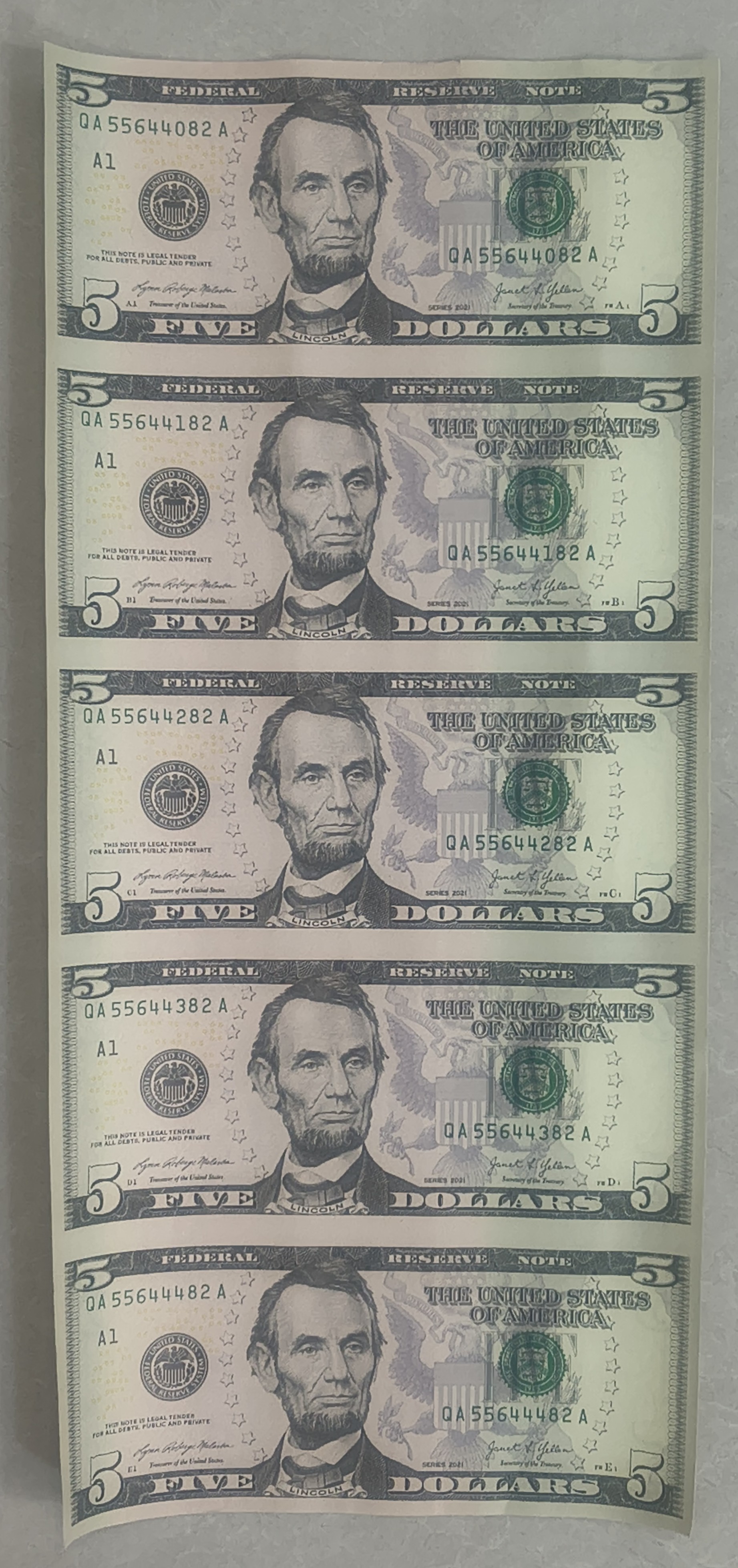 AMERICA 5 DOLLAR LINCOLN RARE GEM UNC (5 NOTE) UNCUT SHEET RARE TOP COLLECTIBLE & UNIQUE ITEM