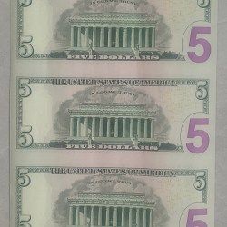 Alternative view of AMERICA 5 DOLLAR LINCOLN RARE GEM UNC (5 NOTE) UNCUT SHEET RARE TOP COLLECTIBLE & UNIQUE ITEM