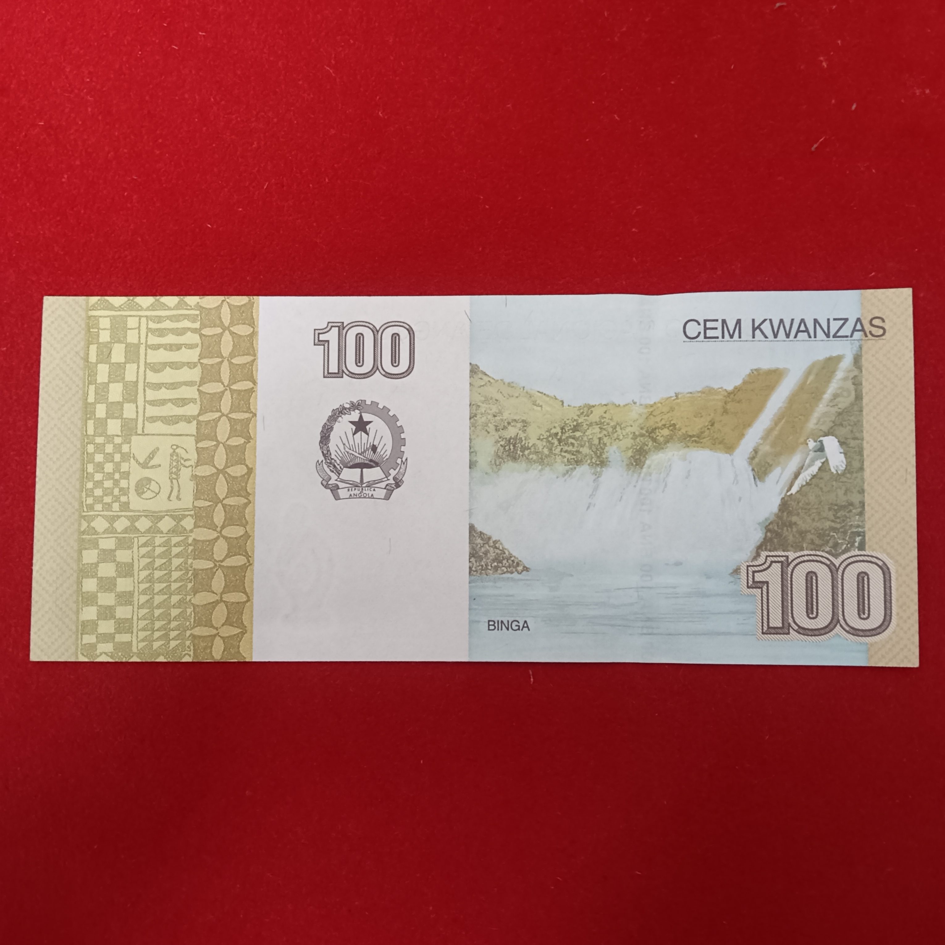 100 Kwanzas banknote from Angola specifically issued by the Banco Nacional de Angola - Image 2