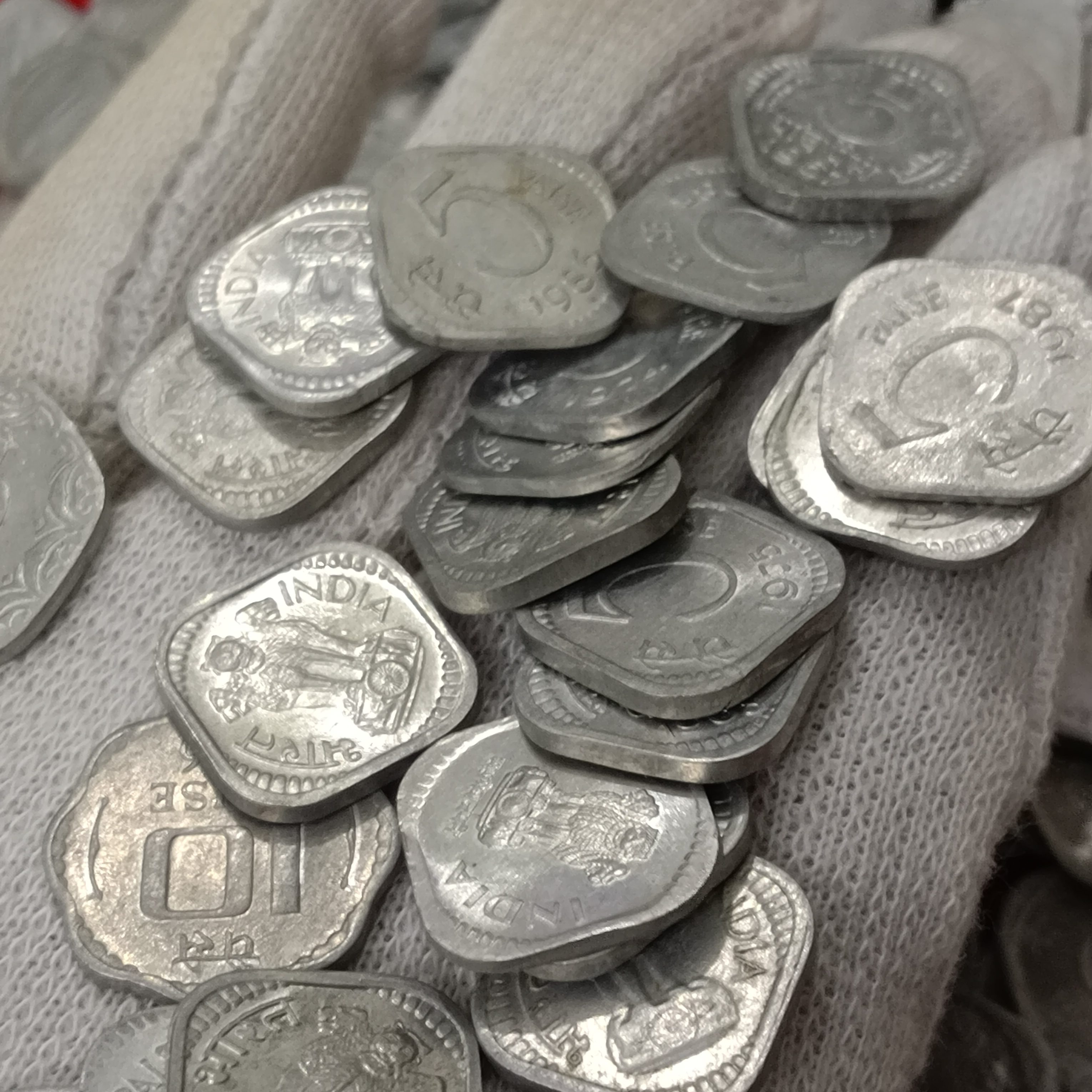 5 Paise 10 Paise Aluminium Coins Gem Bunc Condition 50 Pcs Given - Image 7