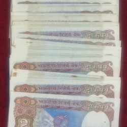 Alternative view of 100 NOTE UNC SATELLITE 2 RUPEES MIX GOVERNOR RARE #55