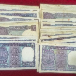 Alternative view of 100 NOTE LOTT 1 RUPEES MIX GOVERNOR RARE ( 100 PCS LOTT) #88