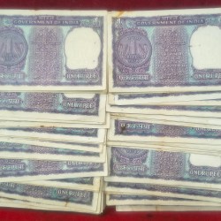 Alternative view of 100 NOTE LOTT 1 RUPEES BIG COIN NOTE MIX GOVERNOR RARE ( 100 PCS LOTT) #101