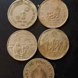Republic India 5 different variety Denominaton 1 ₹ Metal copper nickel Same and similar set are available