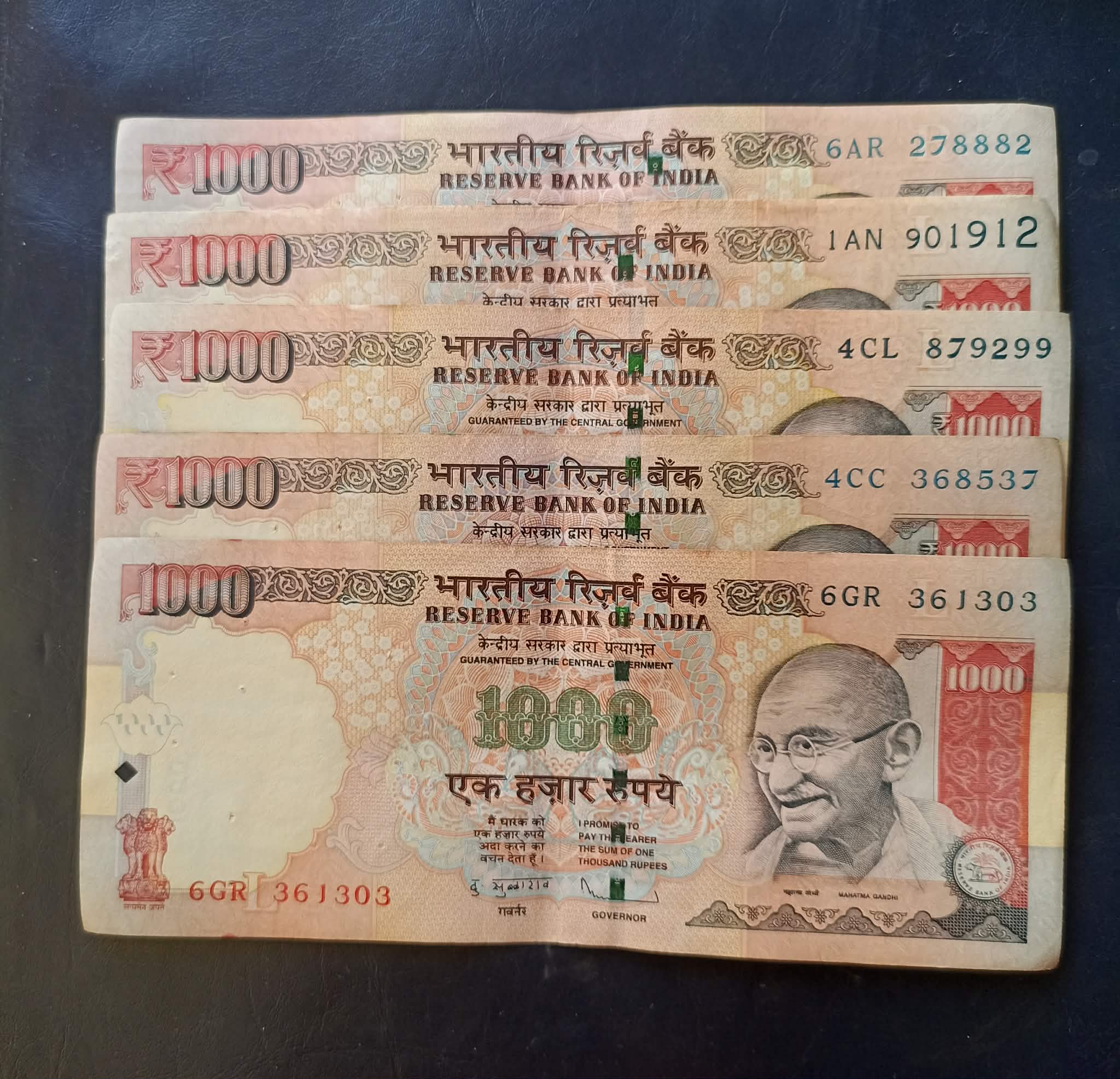 Reserve Bank of India Denominaton 1000₹ note Same and similar set are available