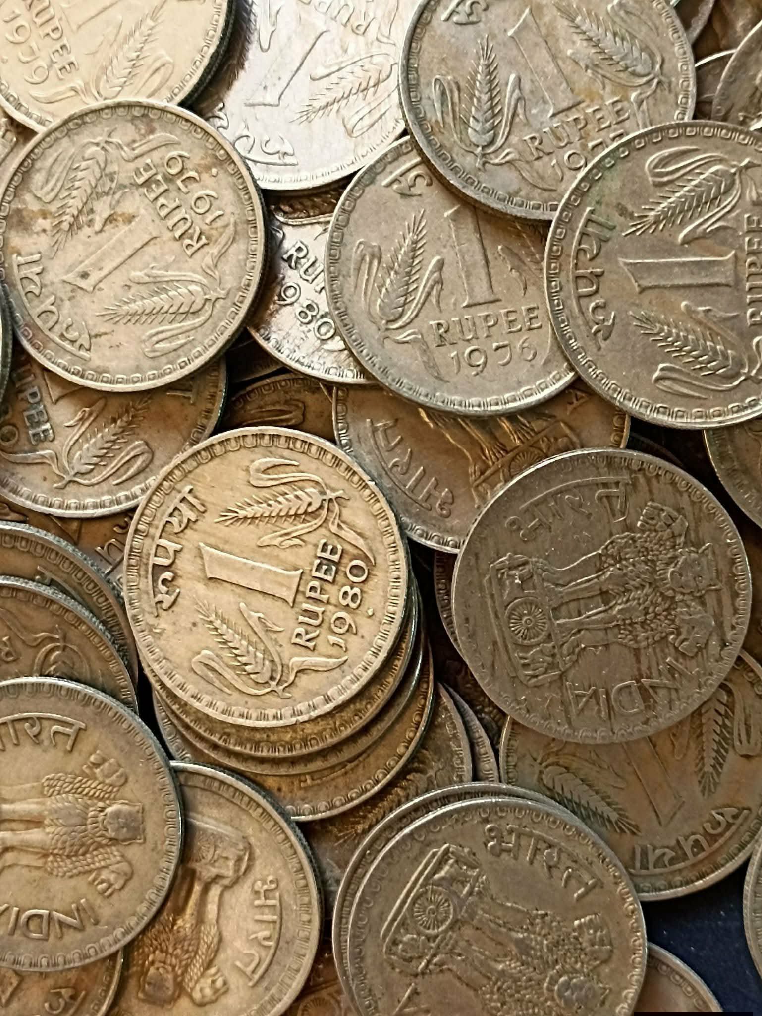 Republic India Denominaton 1₹ Metal copper nickel 100 piece. Given Mix date mix mint Same and similar piece available