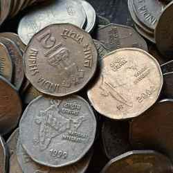 Republic India Denominaton 2₹ Metal copper nickel 100 piece. Given Mix date mix mint Same and similar piece available