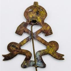 Alternative view of Genuine Indian Army 2nd Bombay Pioneers Cap Badge Maker Marked Medal #AA-53