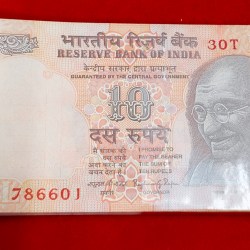 10 RUPEE PACKET STARING 786 AND REVERSE 786 GEM UNC CONDITION PACKET SERIAL NO. 786601