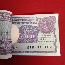 Alternative view of One Rs Old Rare Small Coin Unc Bundle Finance Minister S Venkatraman 1985 Year 941101