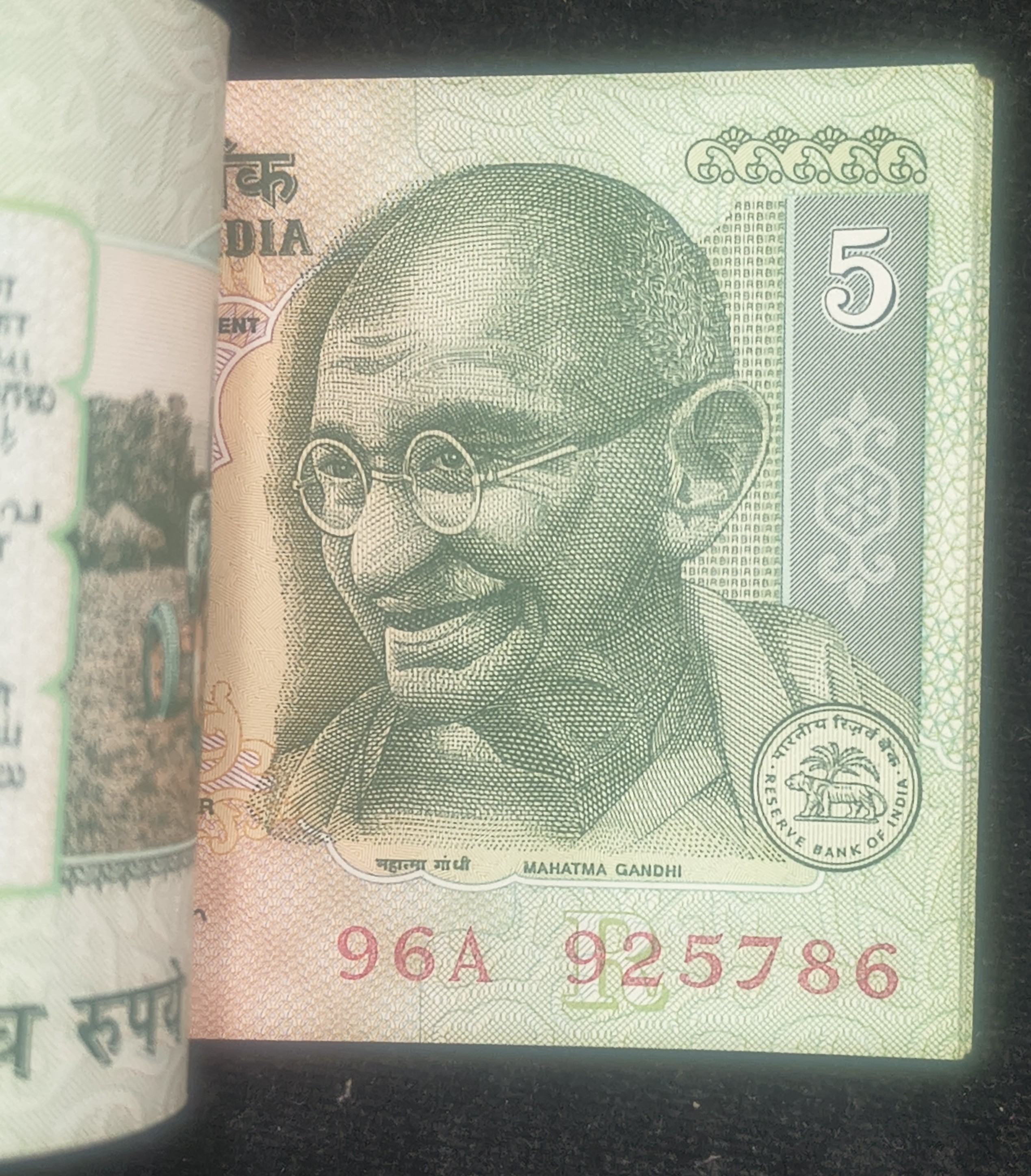 5 RUPEES GANDHI GOVERNOR BIMAL JALAN RARE SERIAL PACKET WITH FANCY NUMBER ENDING 786 - Image 2