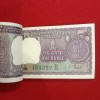 One Rs Big Coin Bundle Serial 80 Notes Gem Unc Condition Governor IG Patel 1972 Year 103021 - Image 2