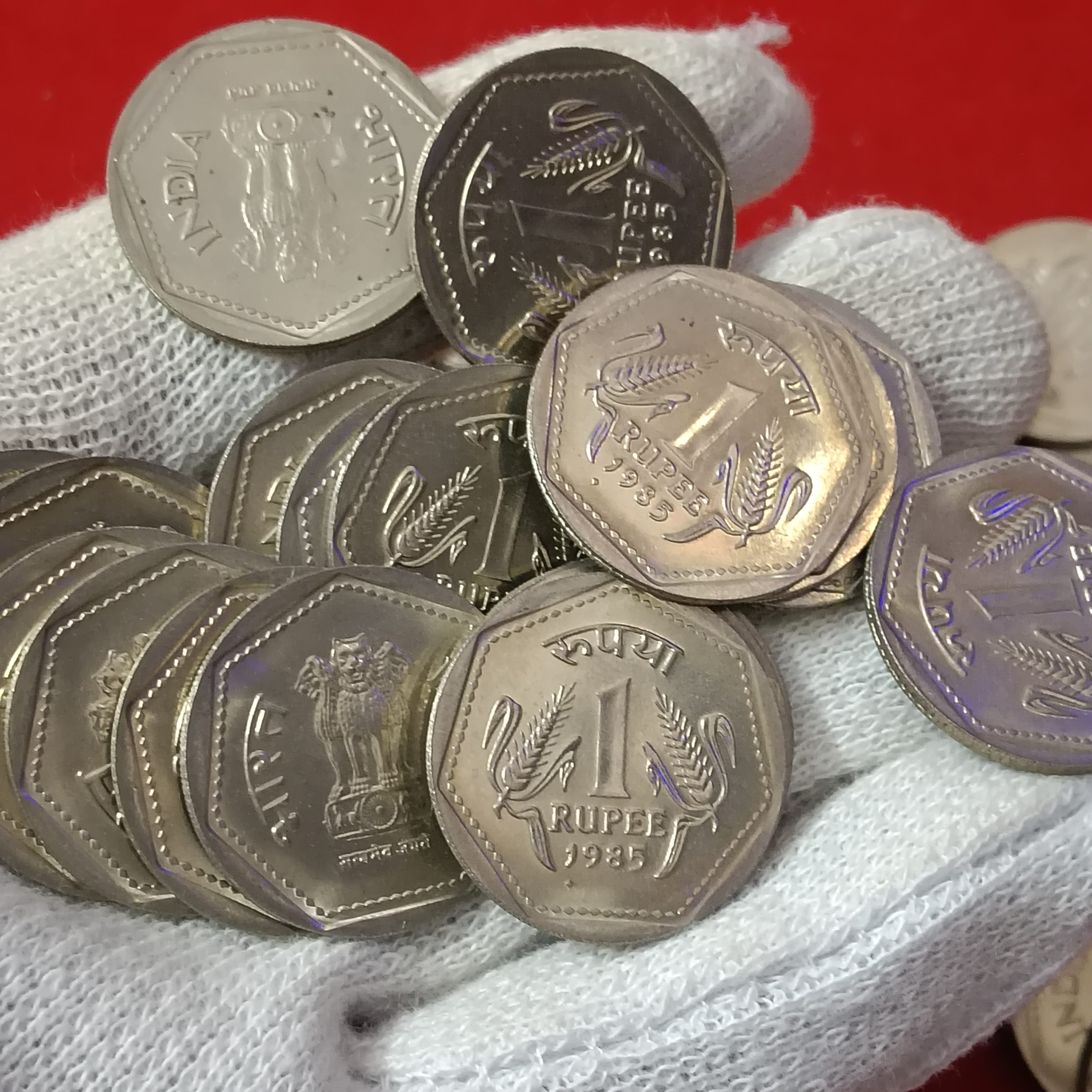 One Rs Scare Coins Copper Nickel Unc Condition 1985 Year 60 Pcs Given Luster Shown - Image 4