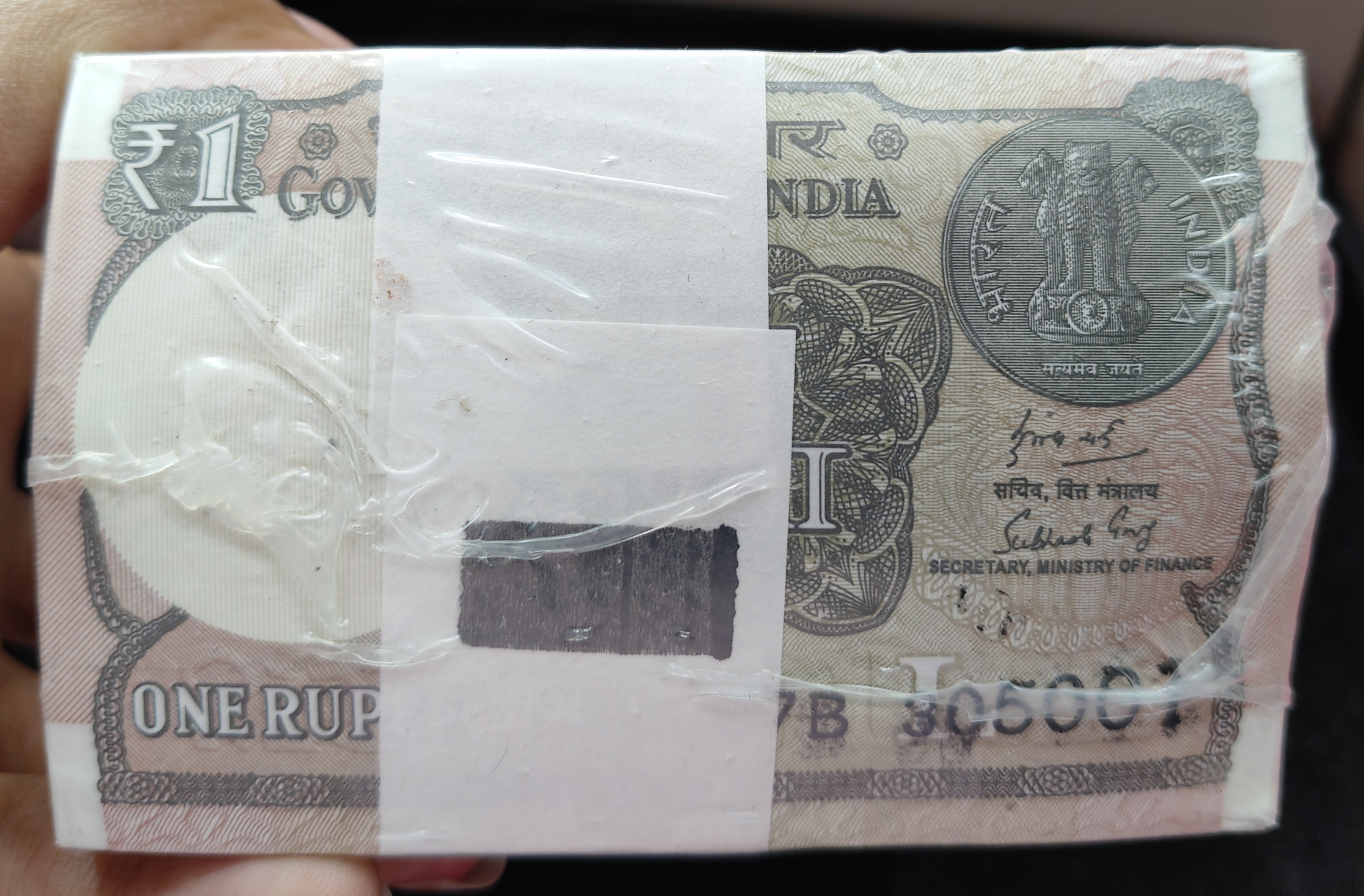 2019 ONE RUPEES GOVERNOR SUBHASH GARG RARE SEALED PACKED 1000 NOTE RIM