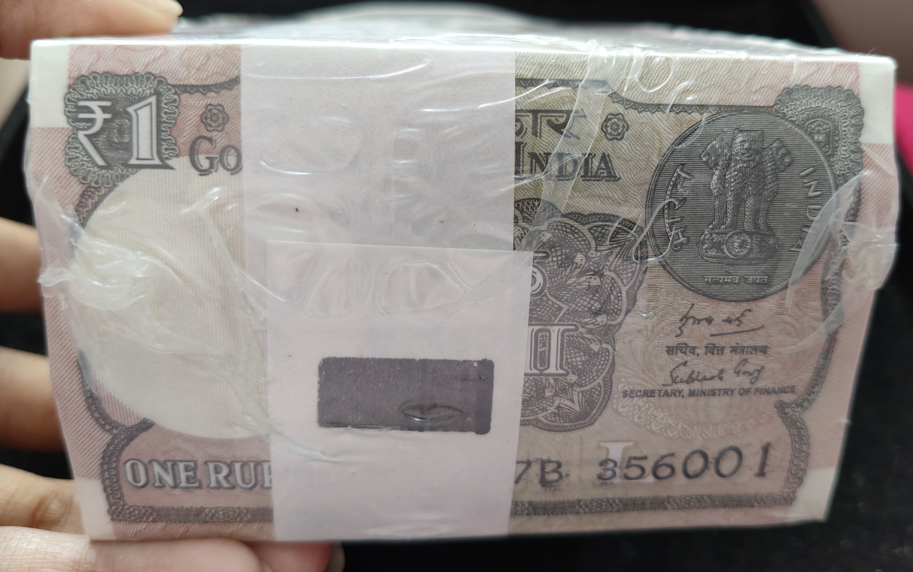 2019 ONE RUPEES GOVERNOR SUBHASH GARG RARE SEALED PACKED 1000 NOTE RIM