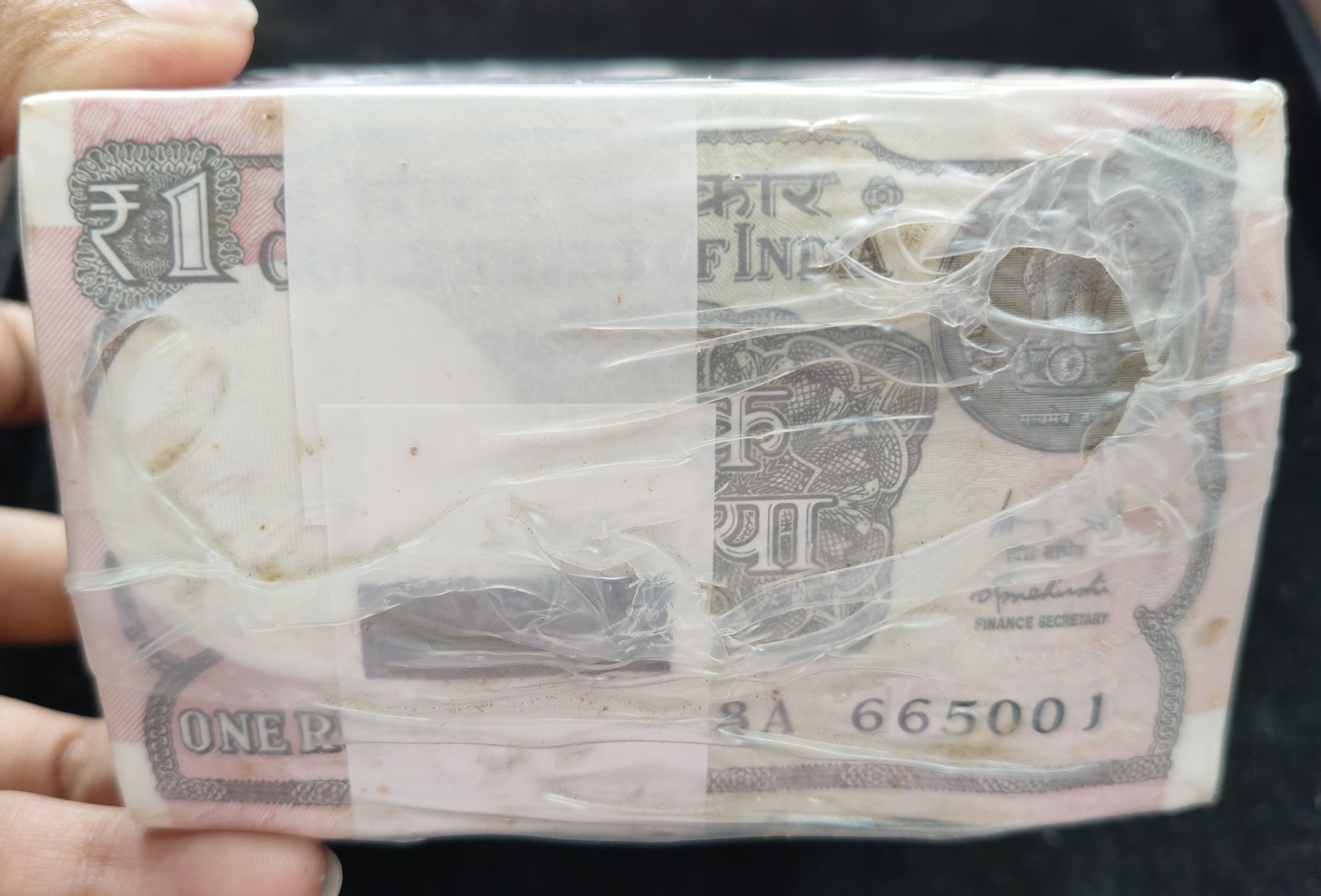 2015 ONE RUPEES GOVERNOR Rajiv Mehrishi RARE SEALED PACKED 1000 NOTE RIM