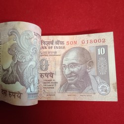 Alternative view of Ten Rs Old Full Bundle Governor D Subbarao Year 2011 018001