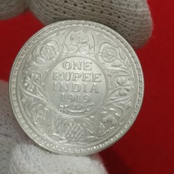 Alternative view of George V One Rupee Silver Coin Year 1919 Bombay Mint British of India