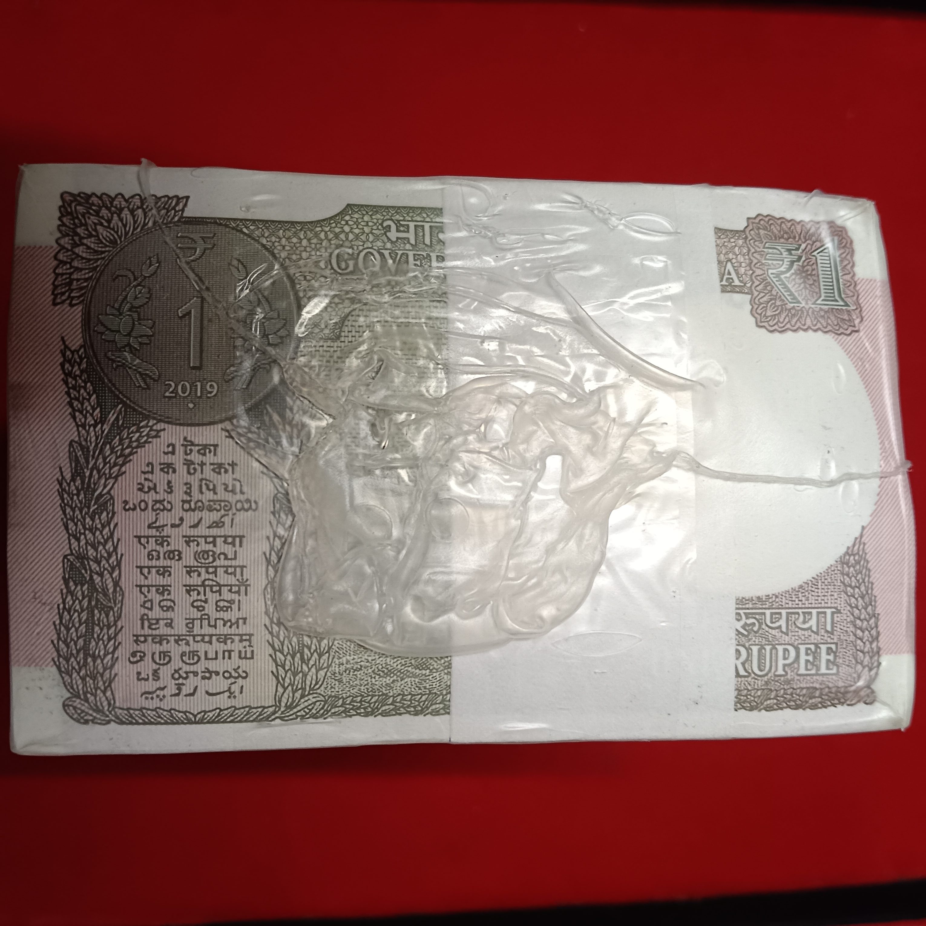 Ex Rare One Rupee RBI Sealed Pack Rim Year 2019 Finance Secretary Subhash Garg full Fancy Numbers 768001 - Image 6