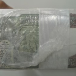 Alternative view of ONE RUPEES 2020 GOVERNOR Atanu Chakraborty RARE (1000 NOTE) SEALED PACKED RIM