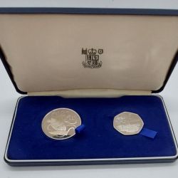 Alternative view of 1974 ROYAL MINT SEYCHELLES SILVER PROOF TURTLES 2 COIN SET 10 & 5 RUPEES SET