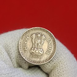 Alternative view of Five Rs Rare Coin 2004 Year Hyderabad Mint Good Condition A1