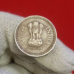 Alternative view of Five Rs Rare Coin 2004 Year Hyderabad Mint Good Condition A2