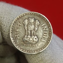 Alternative view of Five Rs Rare Coin 2004 Year Hyderabad Mint Good Condition A6