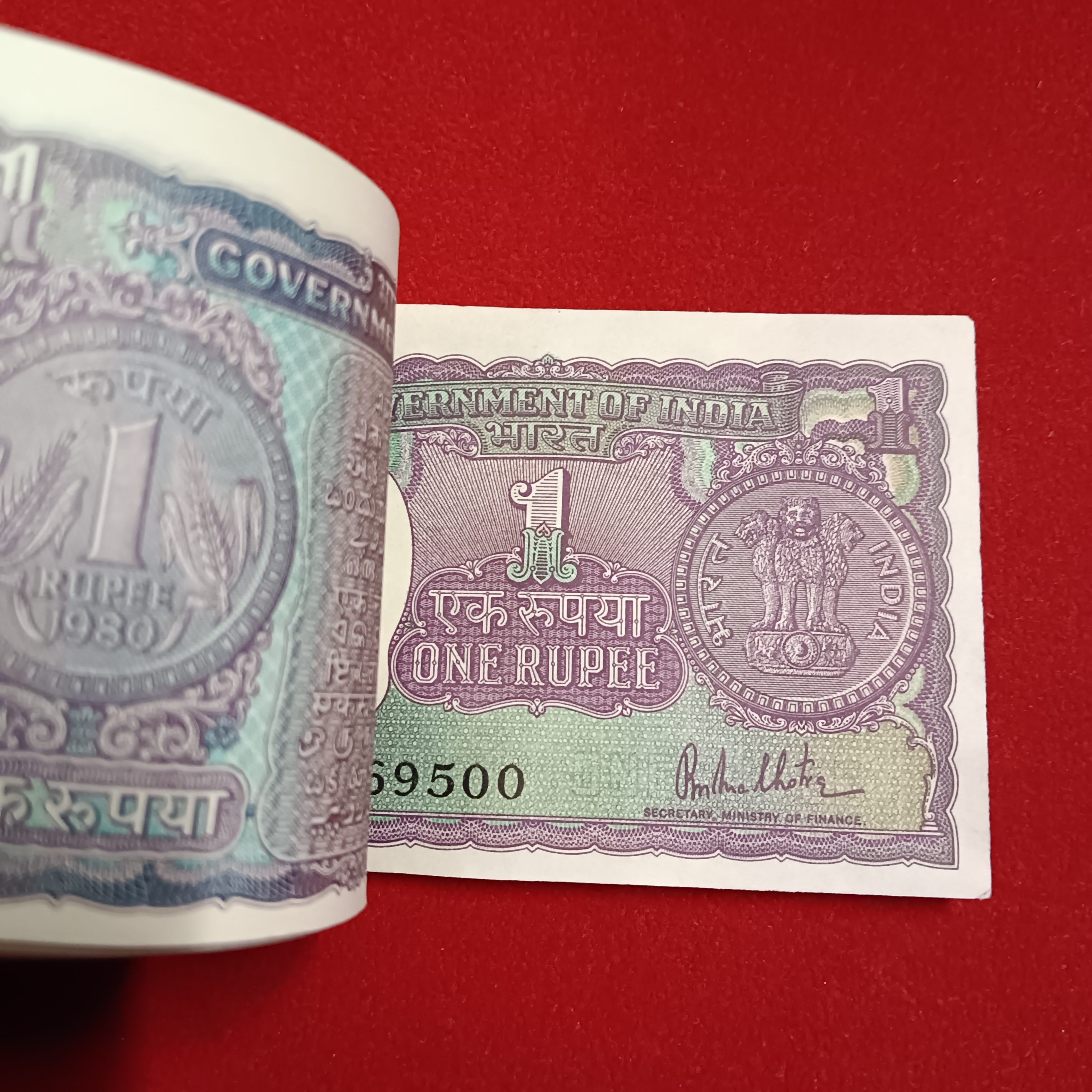 One Rs Big Coin 1980 Year Finance Minister RN Malhotra Gem Unc Condition Full Bundle 169401