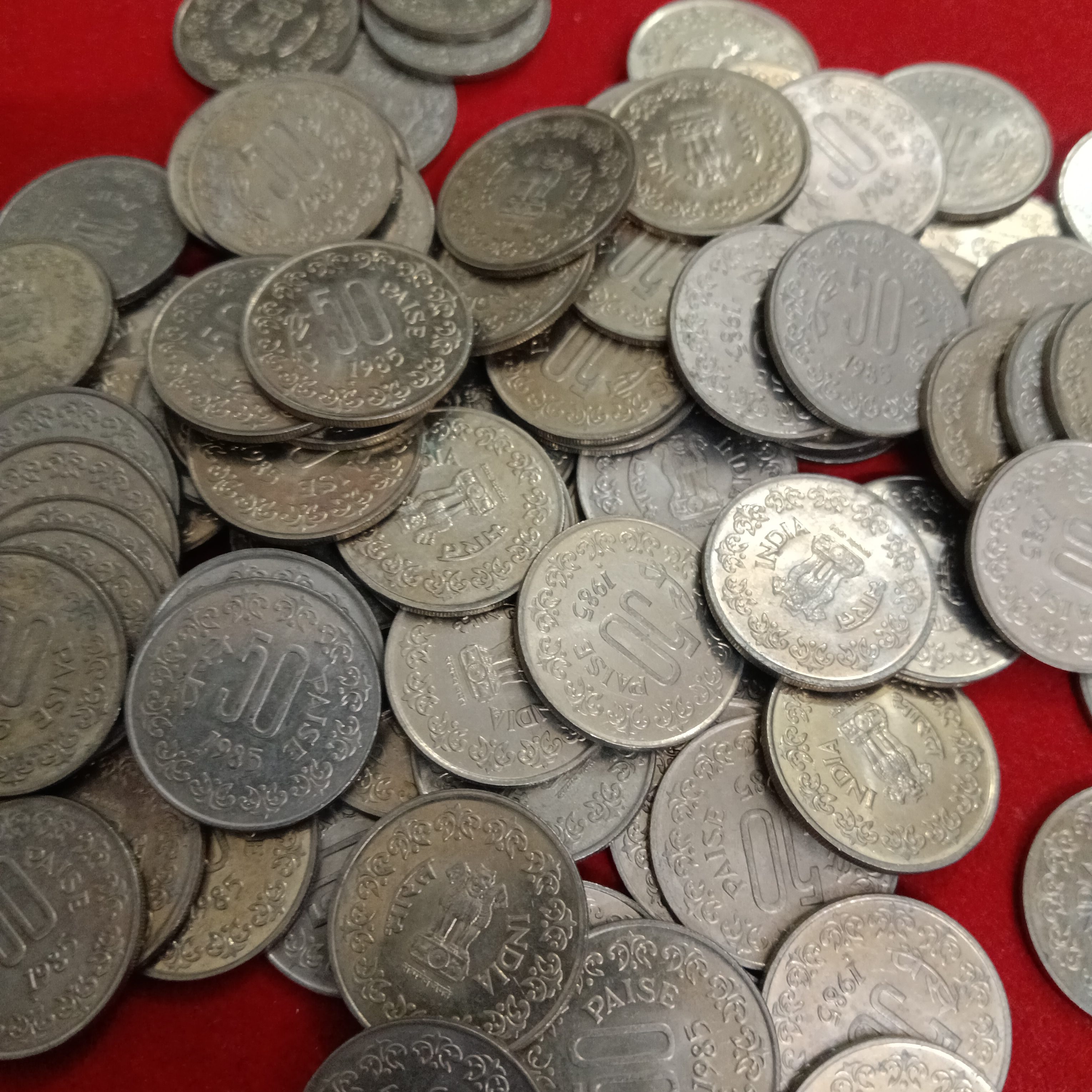 50 Paise Copper Nickel Scare Coins 1985 Year Hyderabad Mint 50 Pcs Given Unc Condition - Image 4