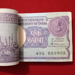 Alternative view of One Rs Old Rare Small Coin Unc Bundle Finance Minister S Venkatraman 1985 Year 059901