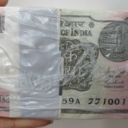 ONE RUPEES 2015 GOVERNOR Rajiv Mehrishi RARE SEALED PACK RIM