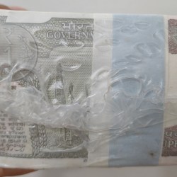 Alternative view of ONE RUPEES 2015 GOVERNOR Rajiv Mehrishi RARE SEALED PACK RIM