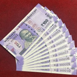 000001 - 000010 ( 10 PCS SET) 100 RUPEES GEM UNC RARE ( 10 NOTE SET) WITH SAME EPREFIX