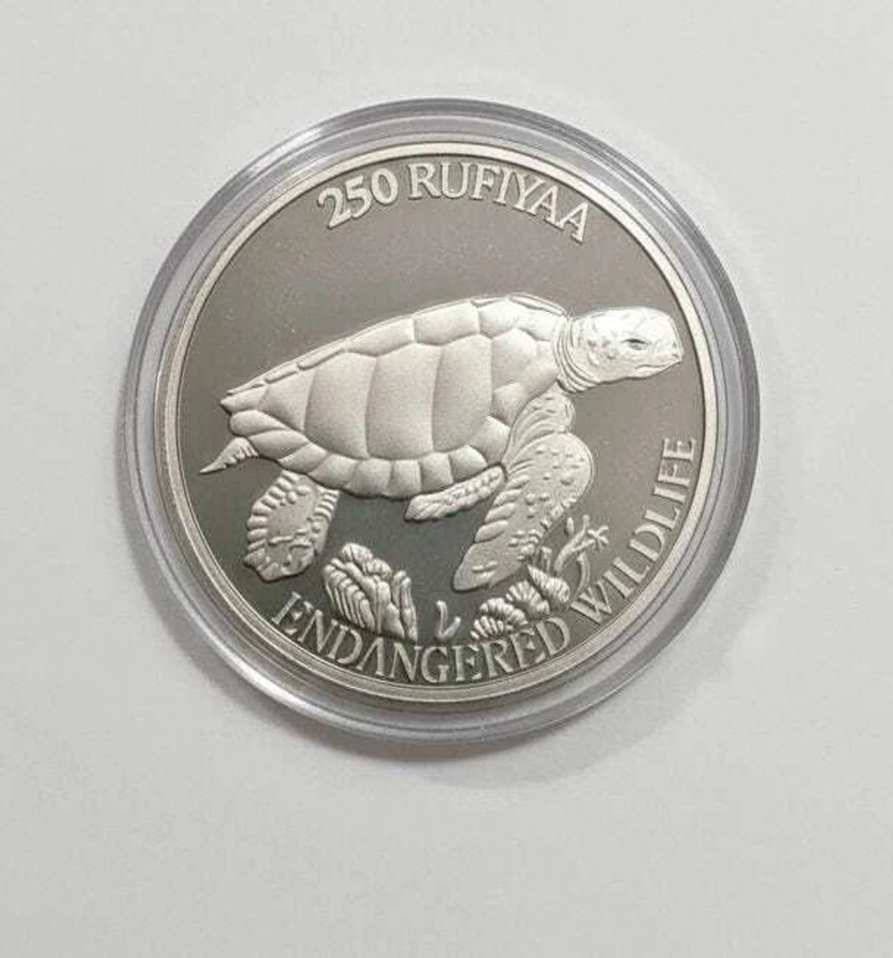 Reproduction Coin – Maldives 250 Rufiyaa Endangered Wildlife Silver Plated Commemorative UNC Coin
