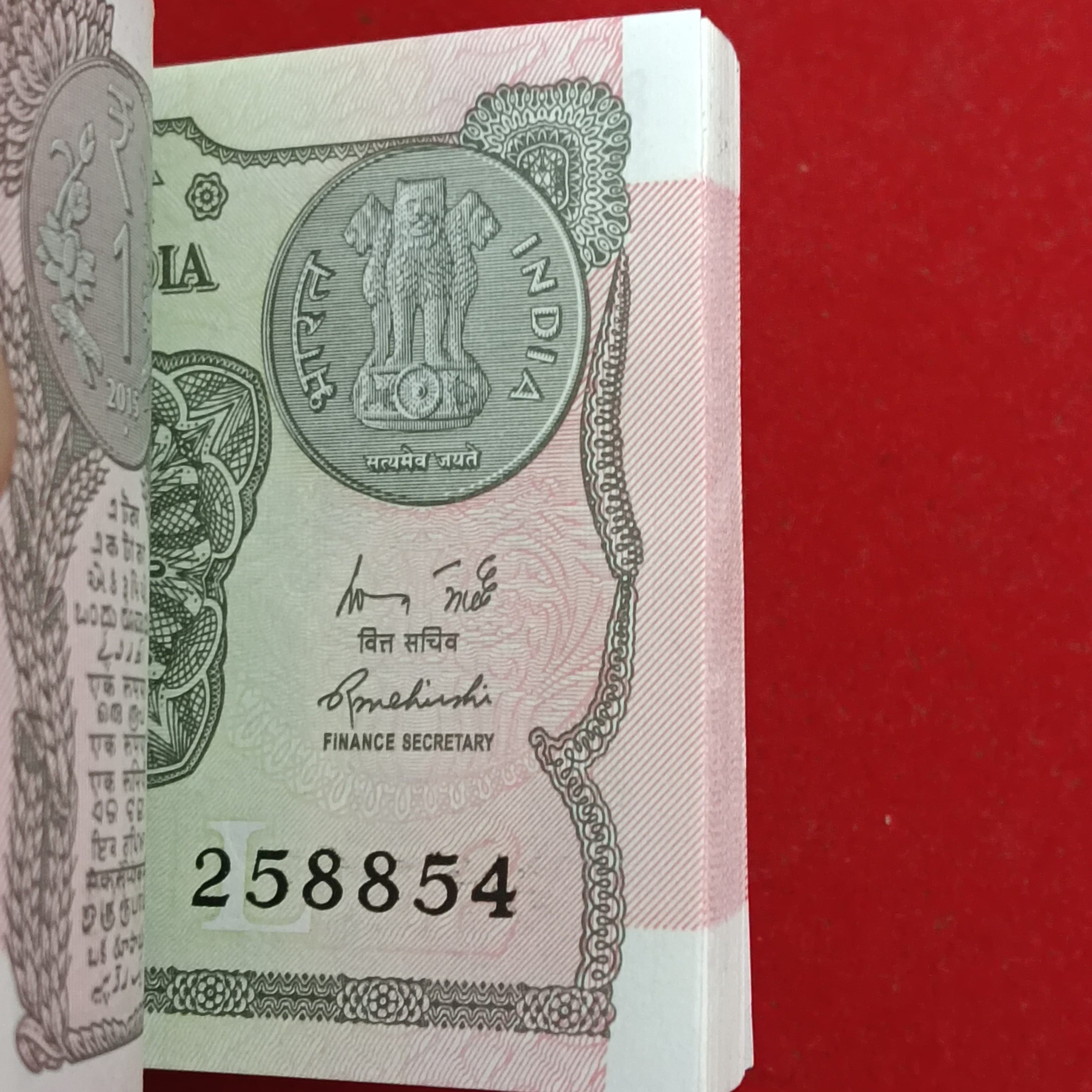 One Rs Full Bundle Finance Secretary Rajiv Mehrishi 2015 Year Unc Condition 258801