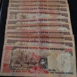 Alternative view of 1000 rupees old gandhi note excellent condition same and similar piece are available