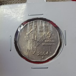 Alternative view of Two Rs Scare Coin Copper Nickel 2004 Year Hyderabad Mint UNC Condition Republic of India