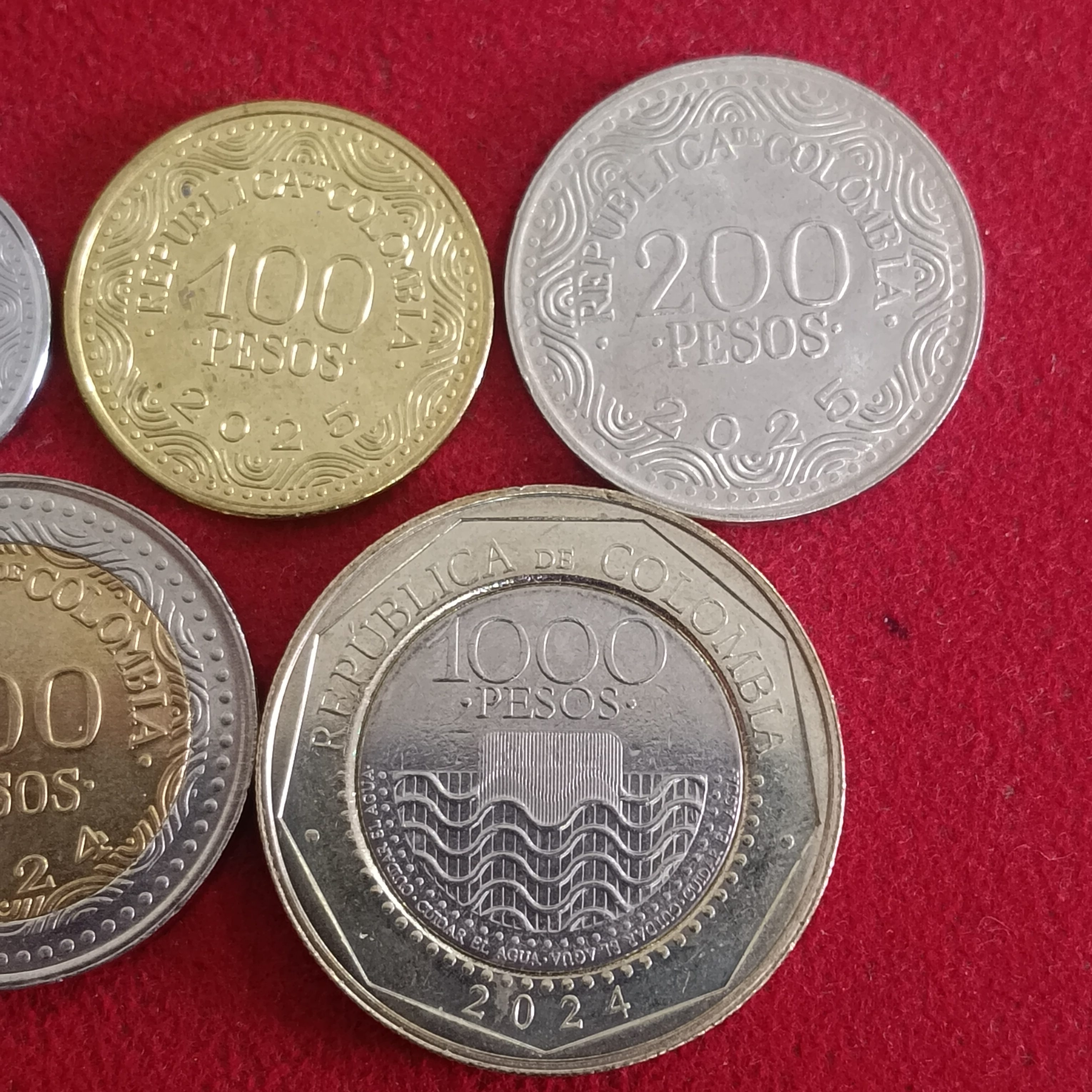 Rare Set 50,100,200,500,1000 Pesos Republica of Colombia Unc Set Coin 5 Pcs - Image 3