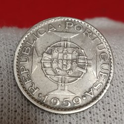 Alternative view of 3 Escudos Portuguese copper-nickel Year 1959 ESTADO DA INDIA