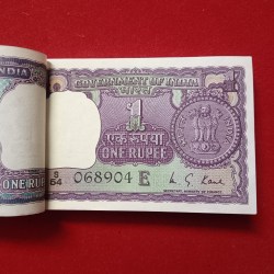 Alternative view of One Rs Rare Big Coin Serial Bundle 98 Notes Gem Unc Condition Finance Minister MG Kaul 1973 Year Government of India 068903
