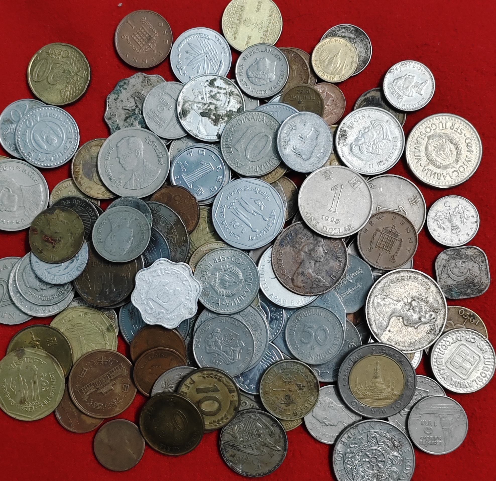 FOREIGN COIN RANDOM 10 COINS