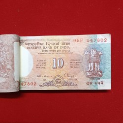 Alternative view of Ten Rs Rare Fancy Number Shalimar Issue Full Bundle Governor C Rangarajan Reserve Bank of India 547801