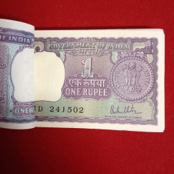 Alternative view of One Rs Rare Big Coin Full Bundle Finance Minister RN Malhotra Year 1980 UNC Condition Government of India 241501