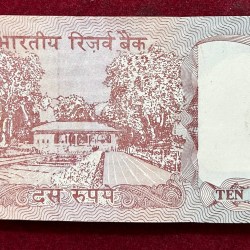 Alternative view of 10 Rupees Old Issue Governor R.N. Malhotra UNC Serial Packet