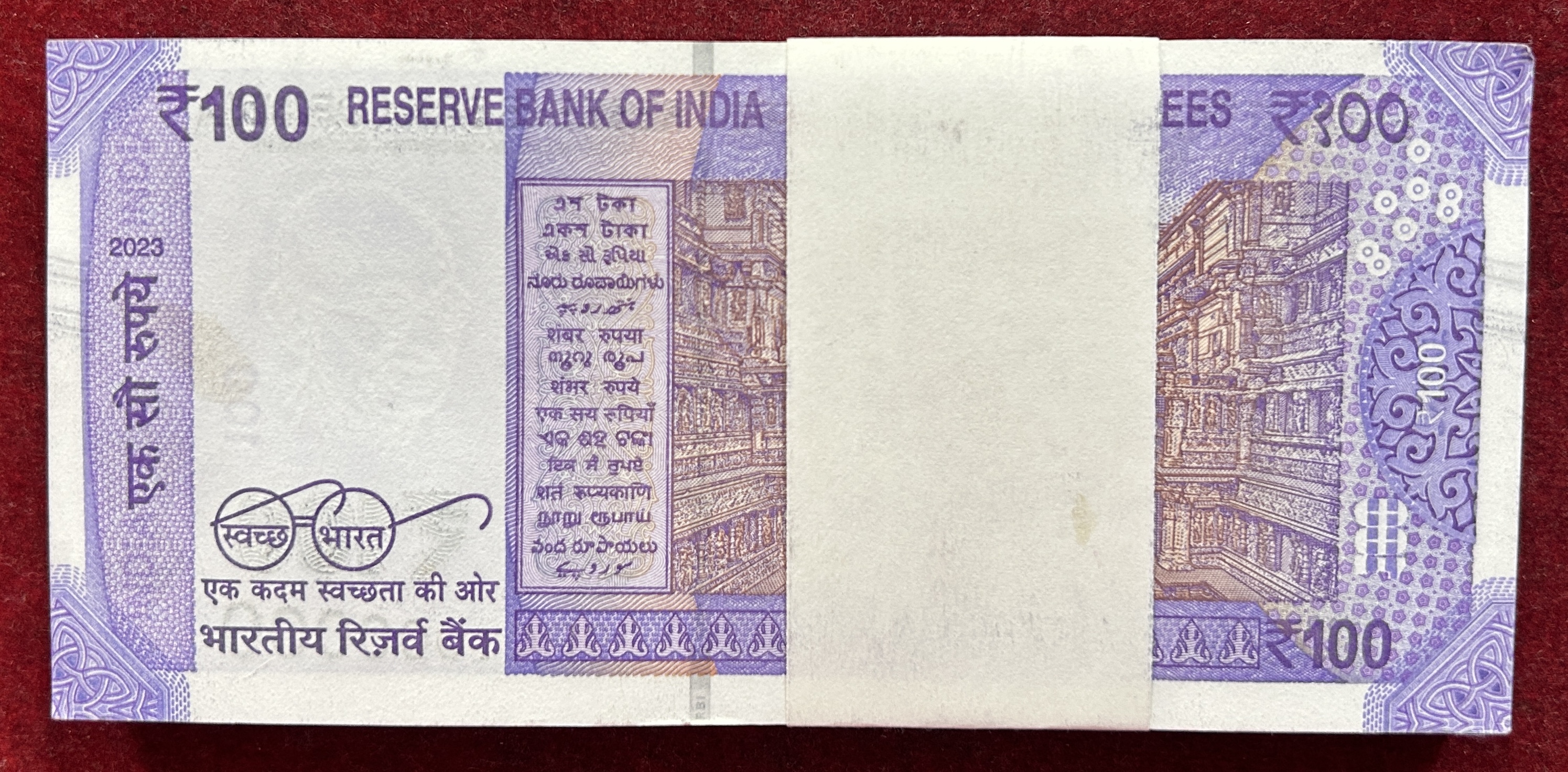 100 Rupees Goveror Shaktikant DAS Rare GEM UNC Serial Packet with Fancy Number 999999 & 1000000 - Image 2