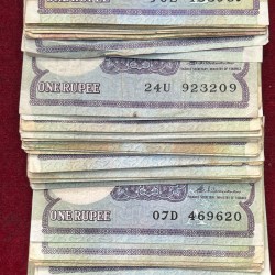 ONE RUPEES MIX GOVERNOR (100 NOTE) LOTT #*129